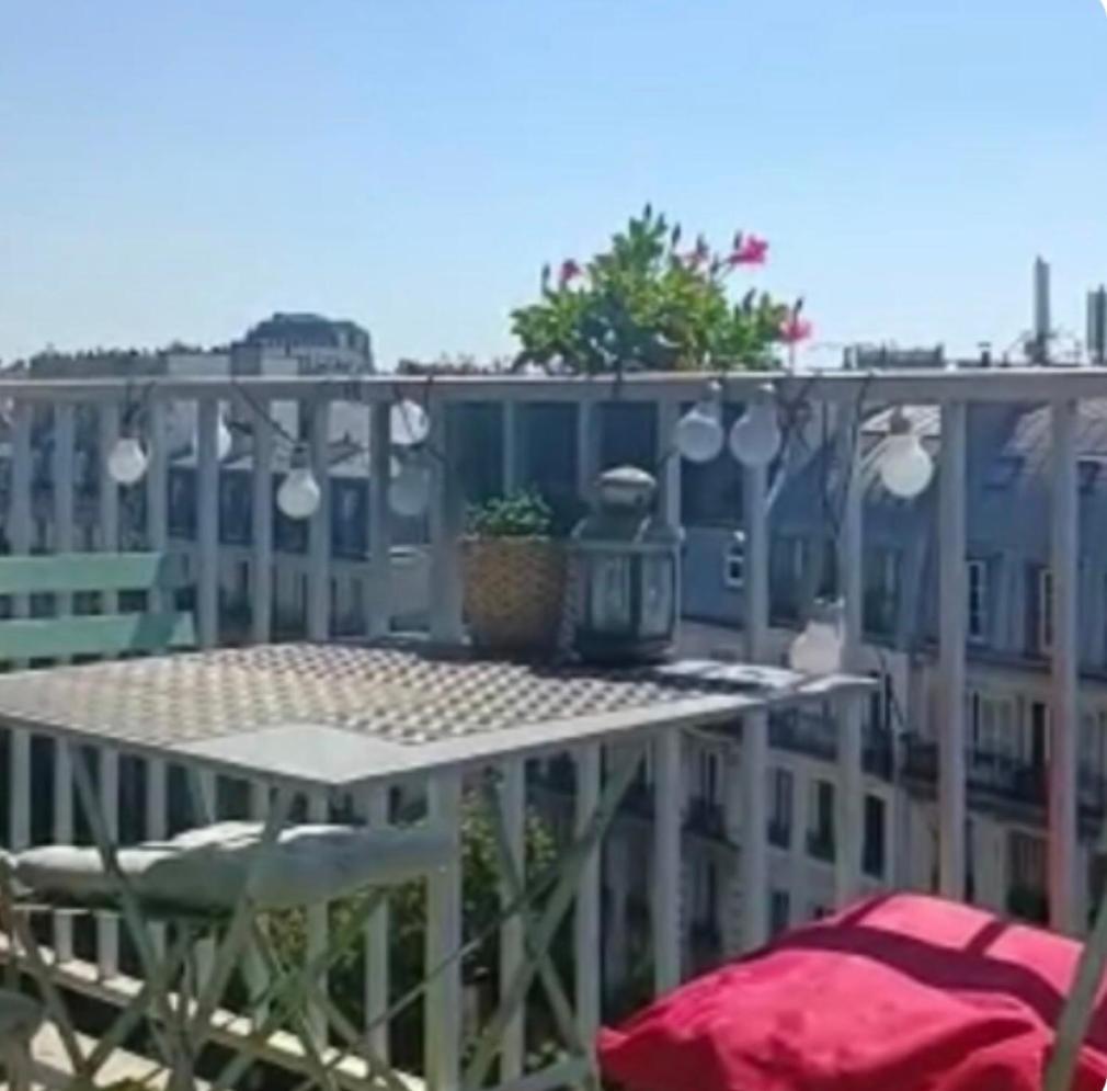 Amazing Eiffel Views At Cool Central Area Apartamento Paris Exterior foto